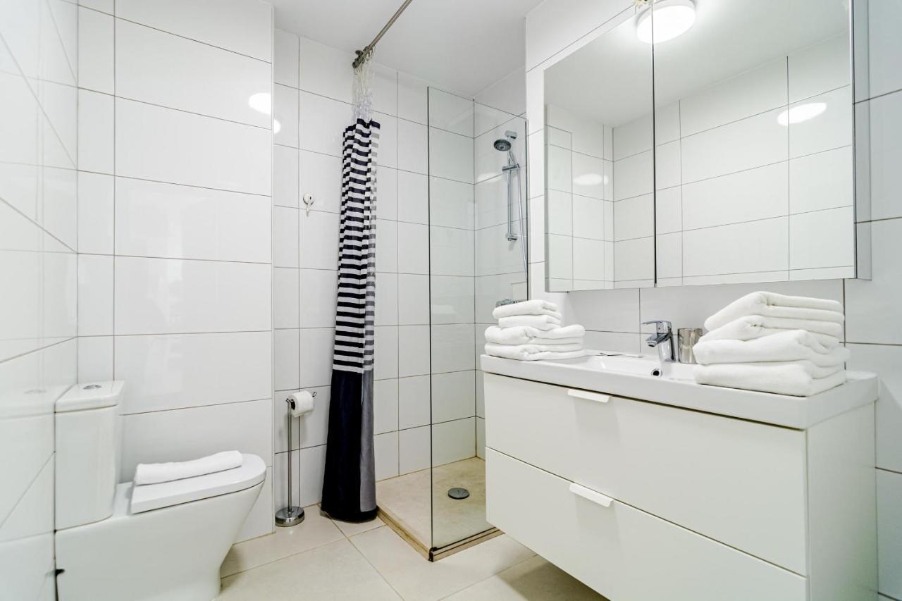 Cp - Modern Beachside Apartment In Естепона Екстер'єр фото